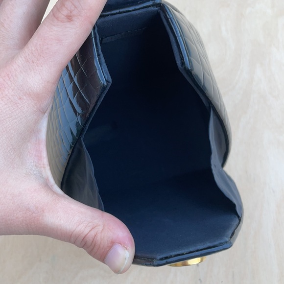 NWOT ST. JOHN Gold & Black Pyramid Wristlet / Clutch - Picture 8 of 9